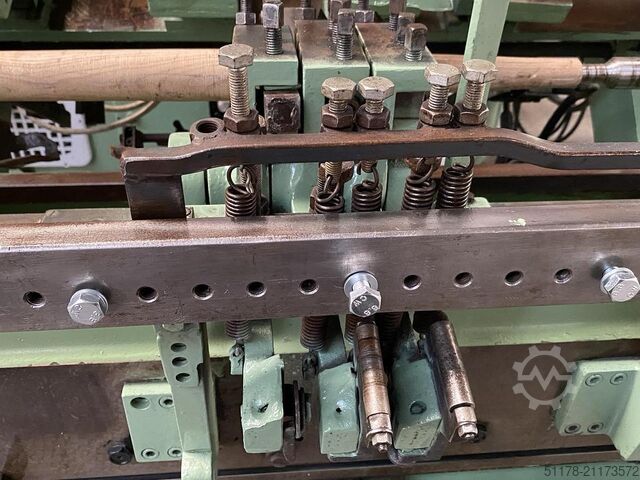 Torno para madeira OMA 90/A automático com alimentador, comprimento máximo da peça 900 mm OMA OMA 90/A