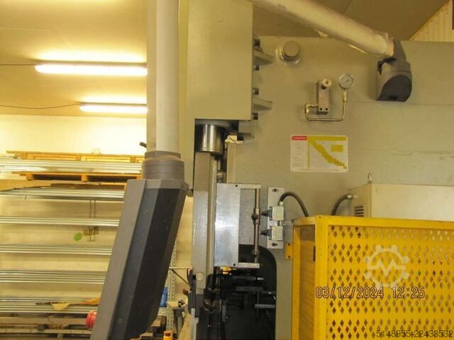 Hydraulisk guillotinesaks MVD 125 t/ 6000 mm