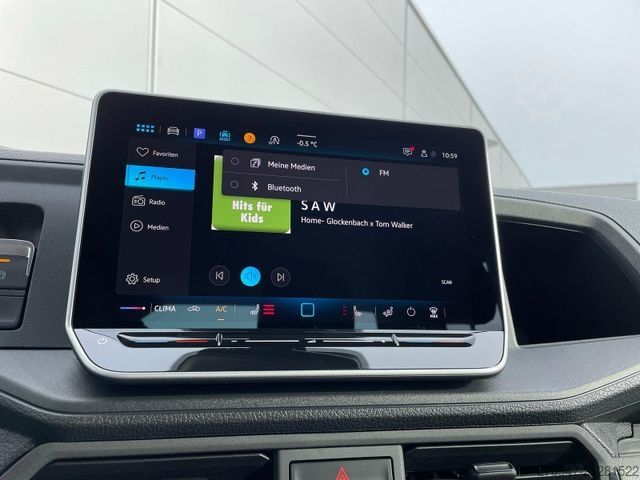 Pritschenwagen VOLKSWAGEN Crafter Pritsche 35 DOKA MR 4M TEMP KLIMA AHK