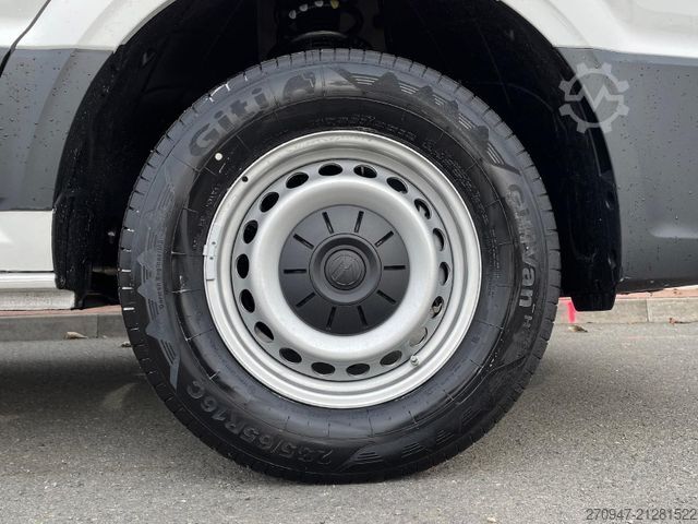 Pritschenwagen VOLKSWAGEN Crafter Pritsche 35 DOKA MR 4M TEMP KLIMA AHK