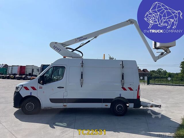 Plataforma elevadora Renault Master