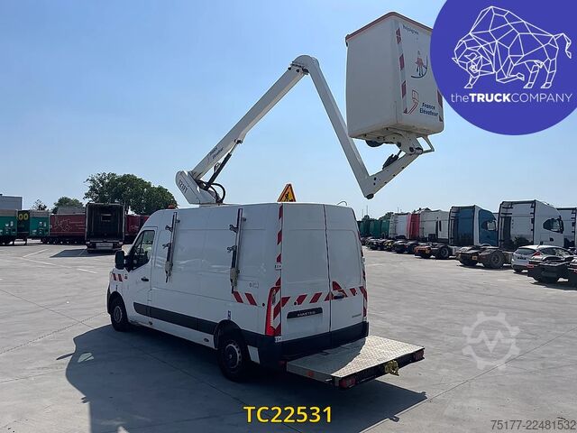 Plataforma elevadora Renault Master