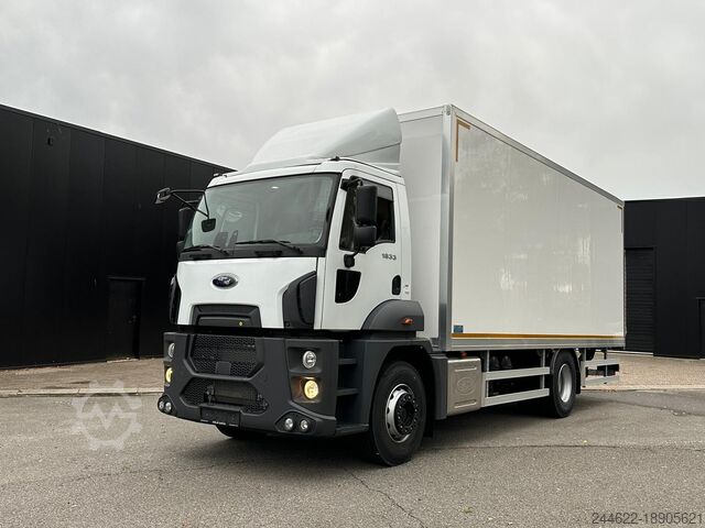 Vrachtwagen met bakwagen Ford Trucks 1833 4x2 - 1 jaar garantie