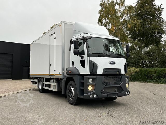 Vrachtwagen met bakwagen Ford Trucks 1833 4x2 - 1 jaar garantie