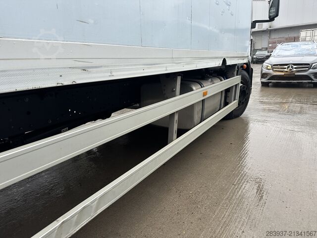 Lori kotak Iveco 140e25