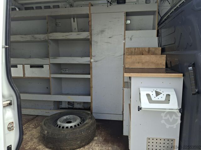 Slēgtais furgons IVECO DAILY 35S14 - V12 - HI-MATIC - E6d