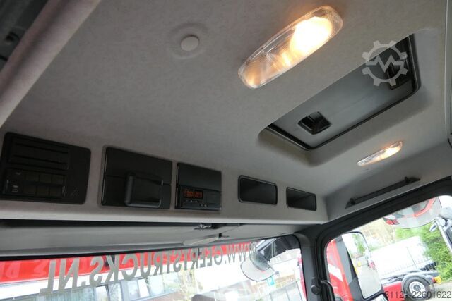 Truk jungkit Mercedes-Benz Arocs 4151 | 8X6 | Voith Retarder | 263807Km | ...