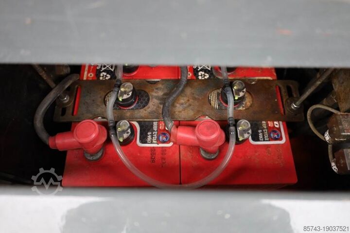 Scissor lift Holland Lift Ecostar HL-11816 Electric, 14m Working Height, 300