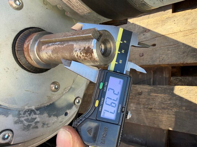 Електрически двигател 5.5 kW 400V с електромагнитна DC спирачка 150 Nm Silnik elektryczny 5.5 kW 400V z hamulcem elektromagnetycznym DC 150 Nm Silnik elektryczny 5.5 kW 400V z hamulcem elektromagnetycznym DC 150 Nm