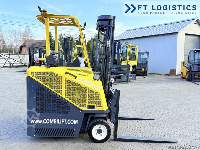  Combilift CB3000 GAS TRIPLEX 4900 FREE-LIFT