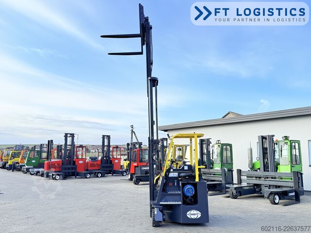  Combilift CB3000 GAS TRIPLEX 4900 FREE-LIFT