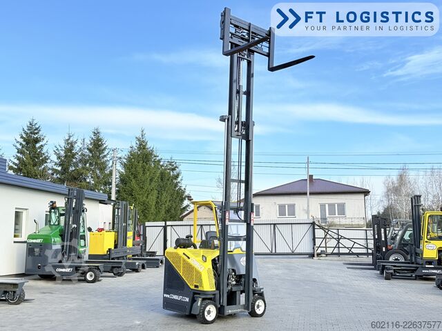  Combilift CB3000 GAS TRIPLEX 4900 FREE-LIFT