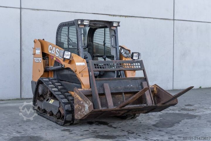 Carregadora de lagartas CASE TR 270