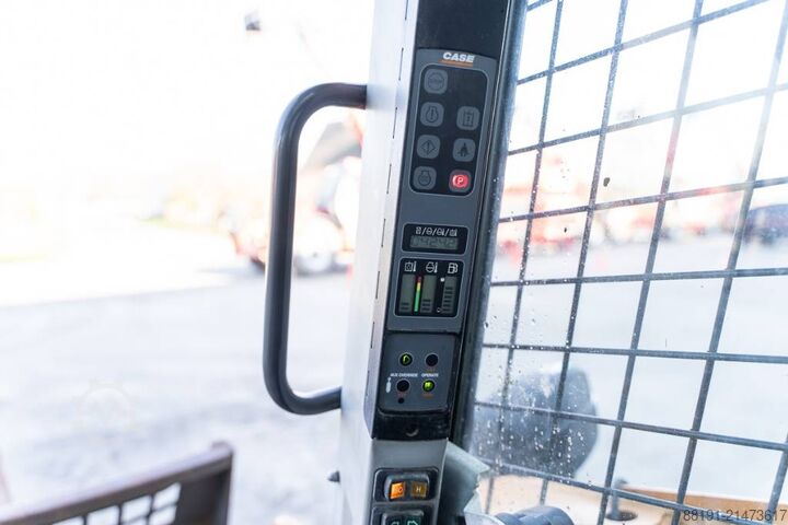 Carregadora de lagartas CASE TR 270