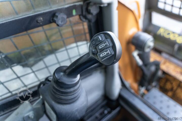 Carregadora de lagartas CASE TR 270