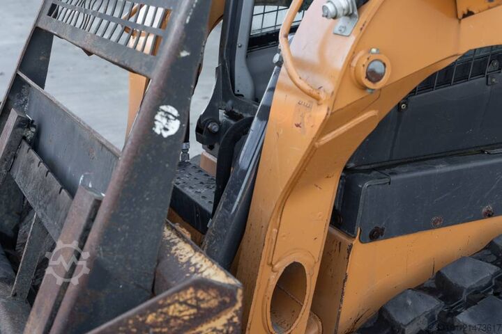 Carregadora de lagartas CASE TR 270