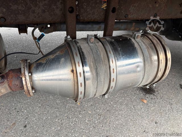 LKW mit Kofferaufbau VOLVO FL240 4x2 Closed box 6,30 m.