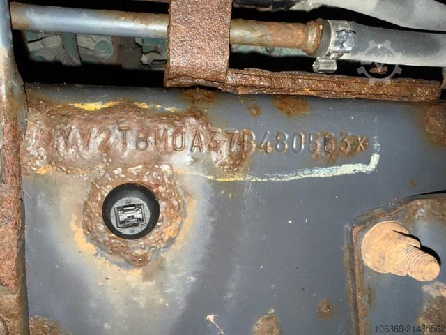 LKW mit Kofferaufbau VOLVO FL240 4x2 Closed box 6,30 m.