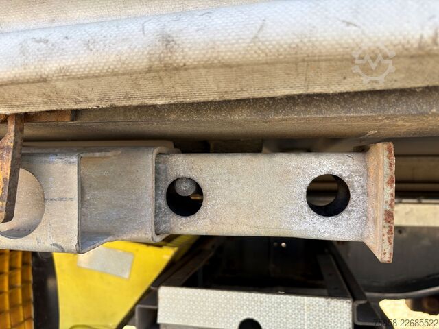 フラットベッドとタープ付きのスワップボディ Wecon Jumbo XXL Innen 3090 mm Hubdach Verzinkt