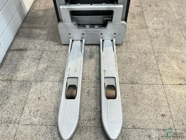 Stacker Still FXV14N