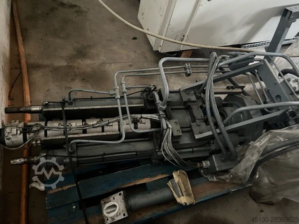 Máy ép phun Battenfeld BA 1300V/315 V-R