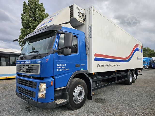 Kuorma-auto, jossa on kylmälaatikko VOLVO FM330 6x2 FRIGOBLOCK Multizone Lenk u. L
