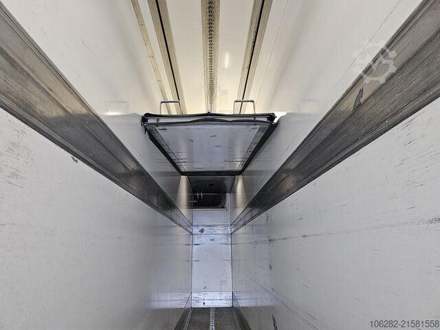 Kuorma-auto, jossa on kylmälaatikko VOLVO FM330 6x2 FRIGOBLOCK Multizone Lenk u. L