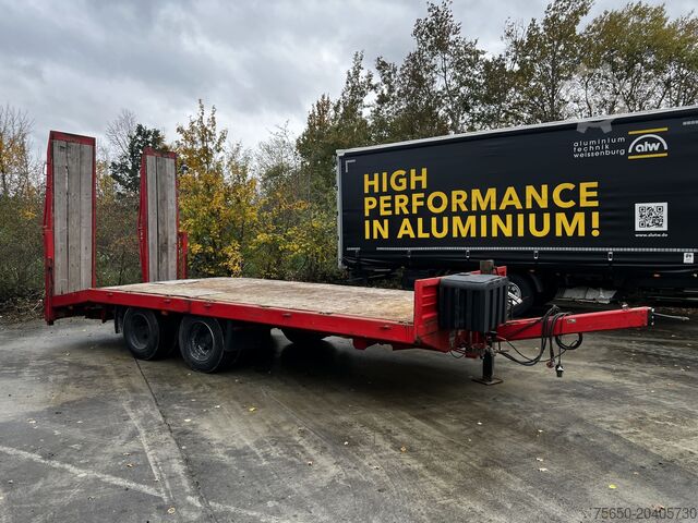 Trailer me platformë të ulët Blomenroehr 682/13800  13,8 t Tandemtieflader