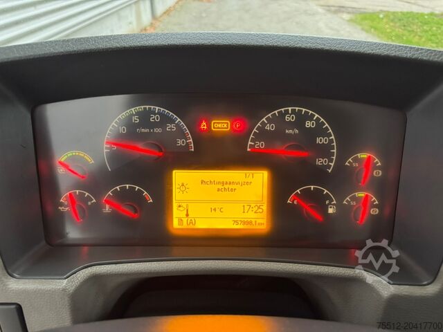 Kufr Volvo FL 240 / 6 Cylinder / 18 Tons / Manual / Tail L...