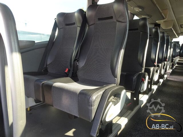 Bus pariwisata SCANIA Higer Touring HD 51 Sitze EURO 6