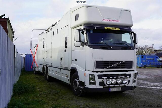 Volvo FH 400 6*2 Horse transport with room for 9 horses