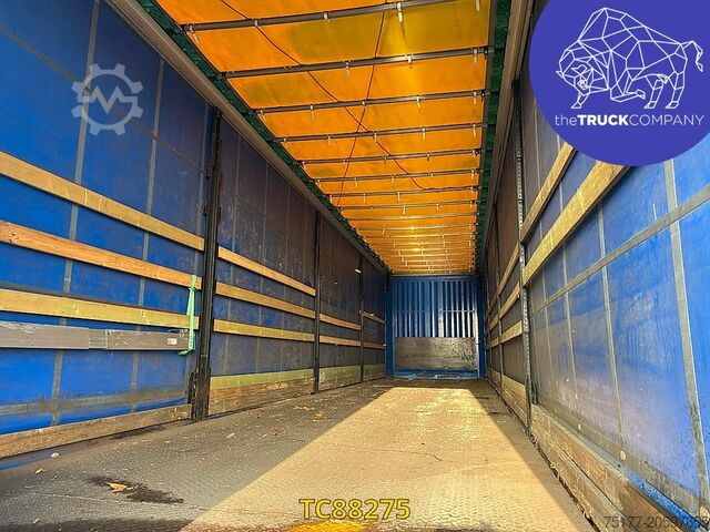 Sliding tarpaulins Krone