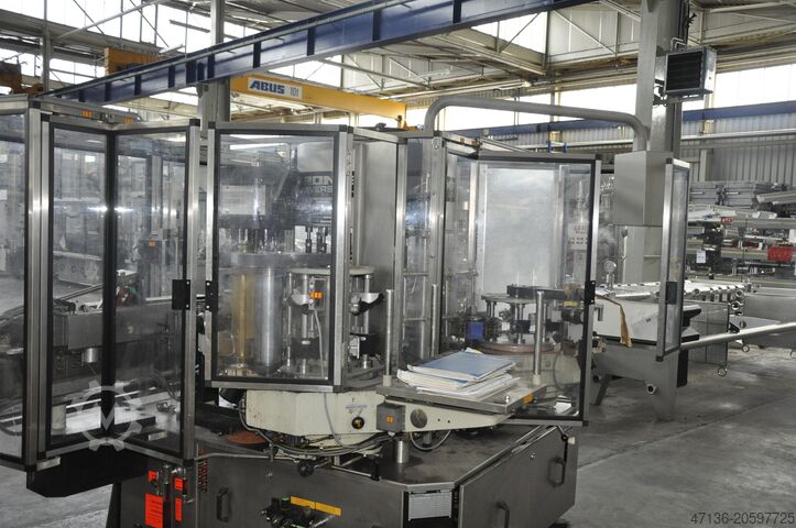 Krones Universella do butelek po wina musującego KRONES Universella