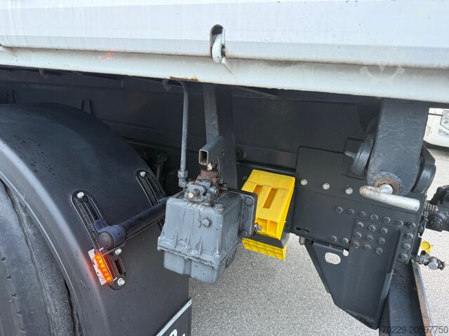 翻斗车 Iveco S-WAY 570