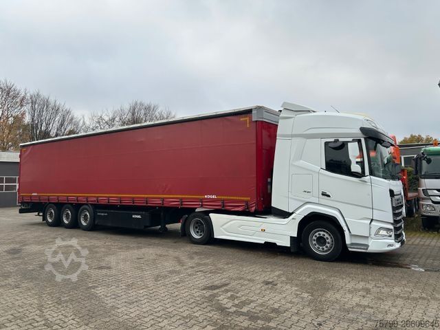 Standard tractor unit DAF XF 530 SZM 4x2