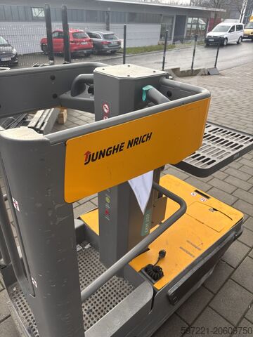 Вертикални комисионери Jungheinrich EKM 202