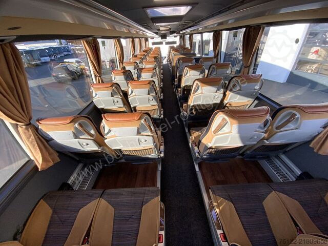 観光バス Mercedes-Benz Tourismo L 17 RHD