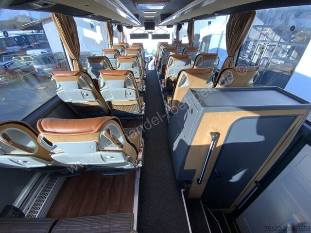 観光バス Mercedes-Benz Tourismo L 17 RHD
