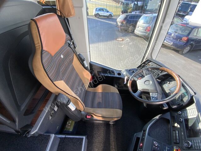 観光バス Mercedes-Benz Tourismo L 17 RHD