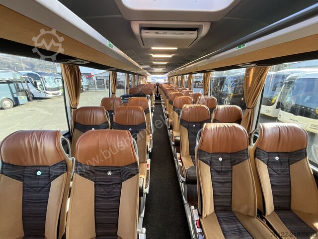 รถโค้ชโดยสาร Mercedes-Benz Tourismo 16 RHD