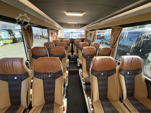 รถโค้ชโดยสาร Mercedes-Benz Tourismo 16 RHD