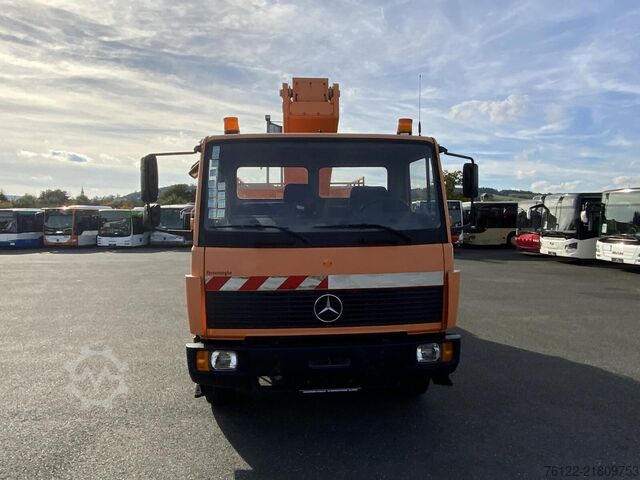 Nákladné vozidlo s pracovnou plošinou Mercedes-Benz 1117