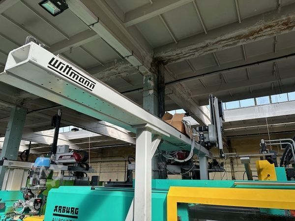 Sprautumótunarvél Arburg Arburg 570S 2200-290/100/100