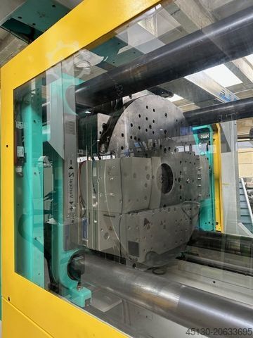 Sprautumótunarvél Arburg 820S 4000-2100/400