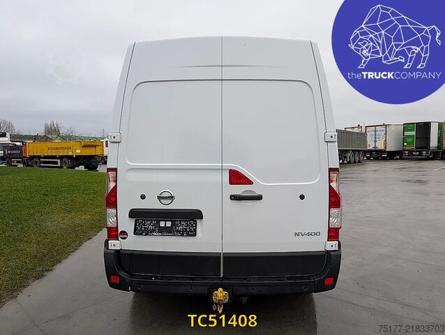 Furgão de painéis Nissan NV400 130.35 fourgon