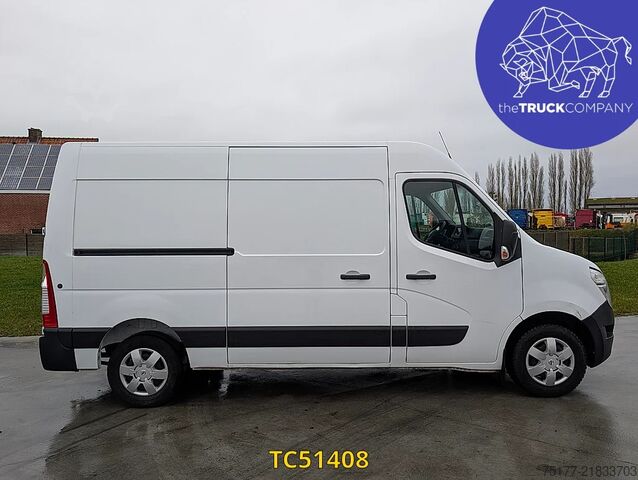 Furgão de painéis Nissan NV400 130.35 fourgon