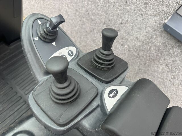  STILL RX 70-18 Triplo 470 Freelift / Sideshift / 4e Functie LPG 2009