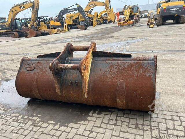 Xẻng Volvo EC 480 E L coupler + bucket