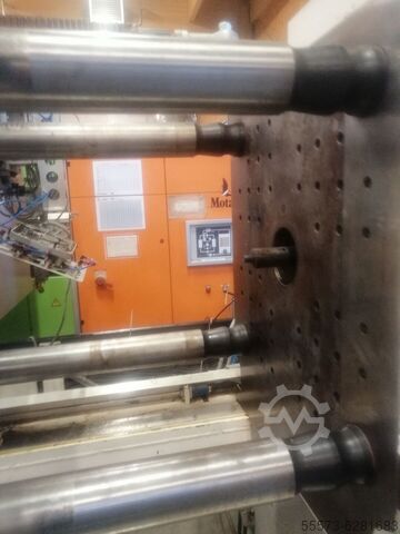 Sprautumótunarvél NETSTAL