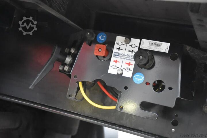 滑动油布 Kögel S24-1 - SLIDING CURTAINS/ROOF - SAF AXLES - DIS...